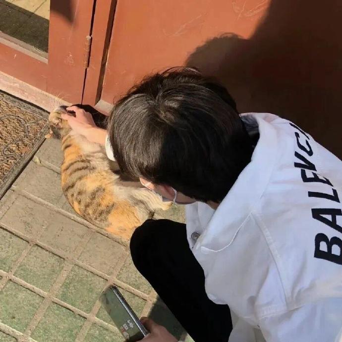 男生禁欲系锁骨链穿搭(男生禁欲锁骨链搭配)